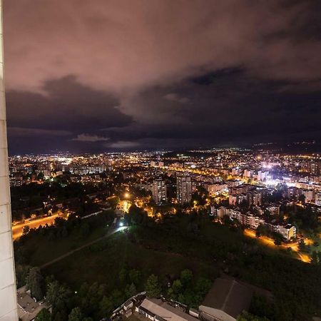 33Rd Floor Luxury Apartment Spa & Fitness سكوبجي المظهر الخارجي الصورة