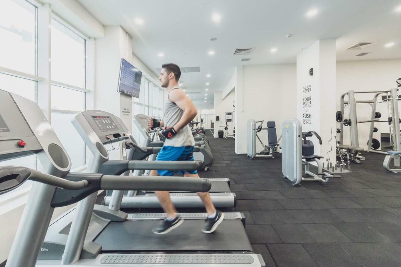 33Rd Floor Luxury Apartment Spa & Fitness سكوبجي المظهر الخارجي الصورة