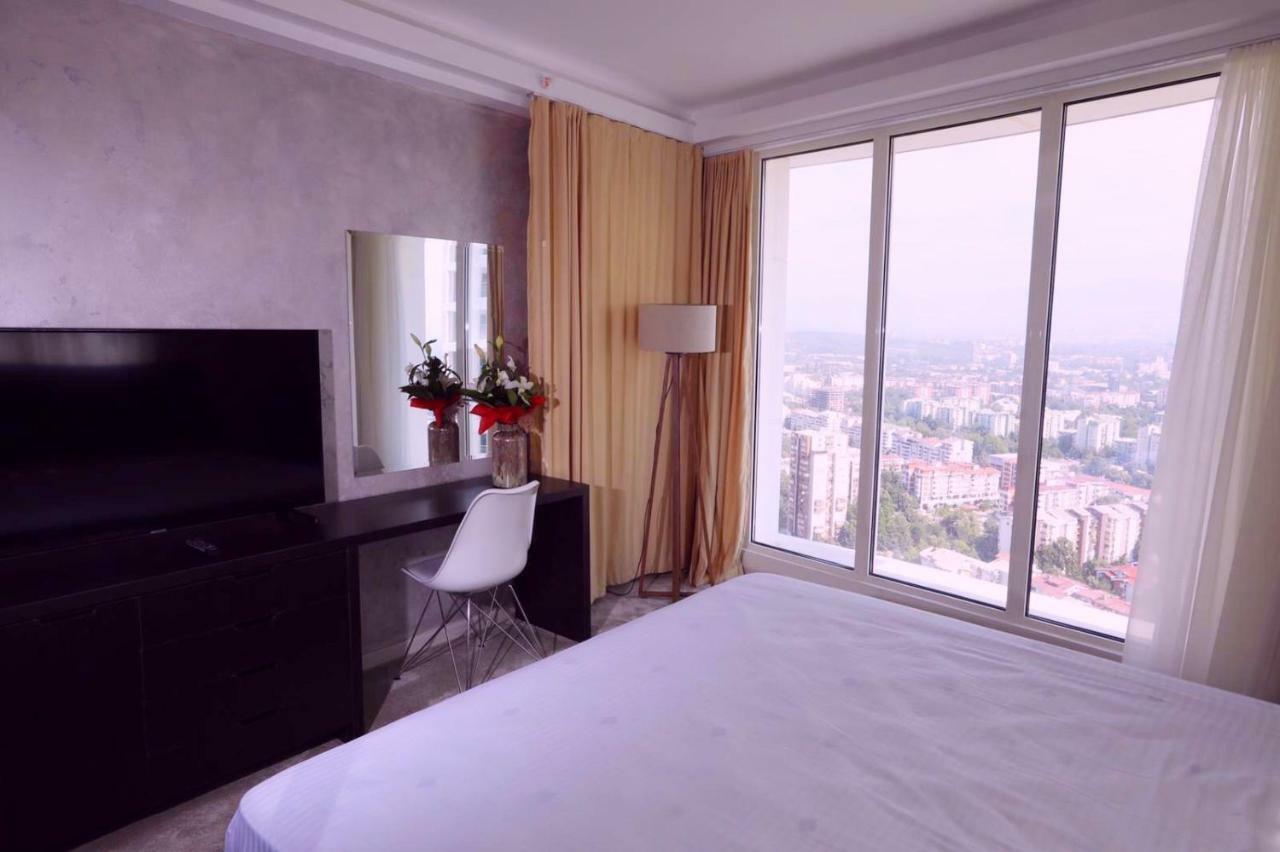 33Rd Floor Luxury Apartment Spa & Fitness سكوبجي المظهر الخارجي الصورة