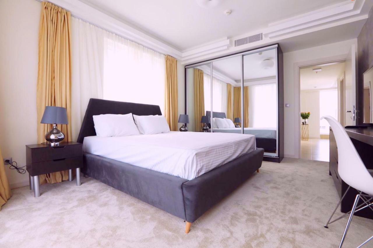 33Rd Floor Luxury Apartment Spa & Fitness سكوبجي المظهر الخارجي الصورة