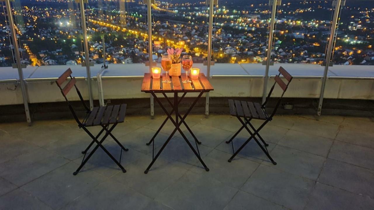33Rd Floor Luxury Apartment Spa & Fitness سكوبجي المظهر الخارجي الصورة